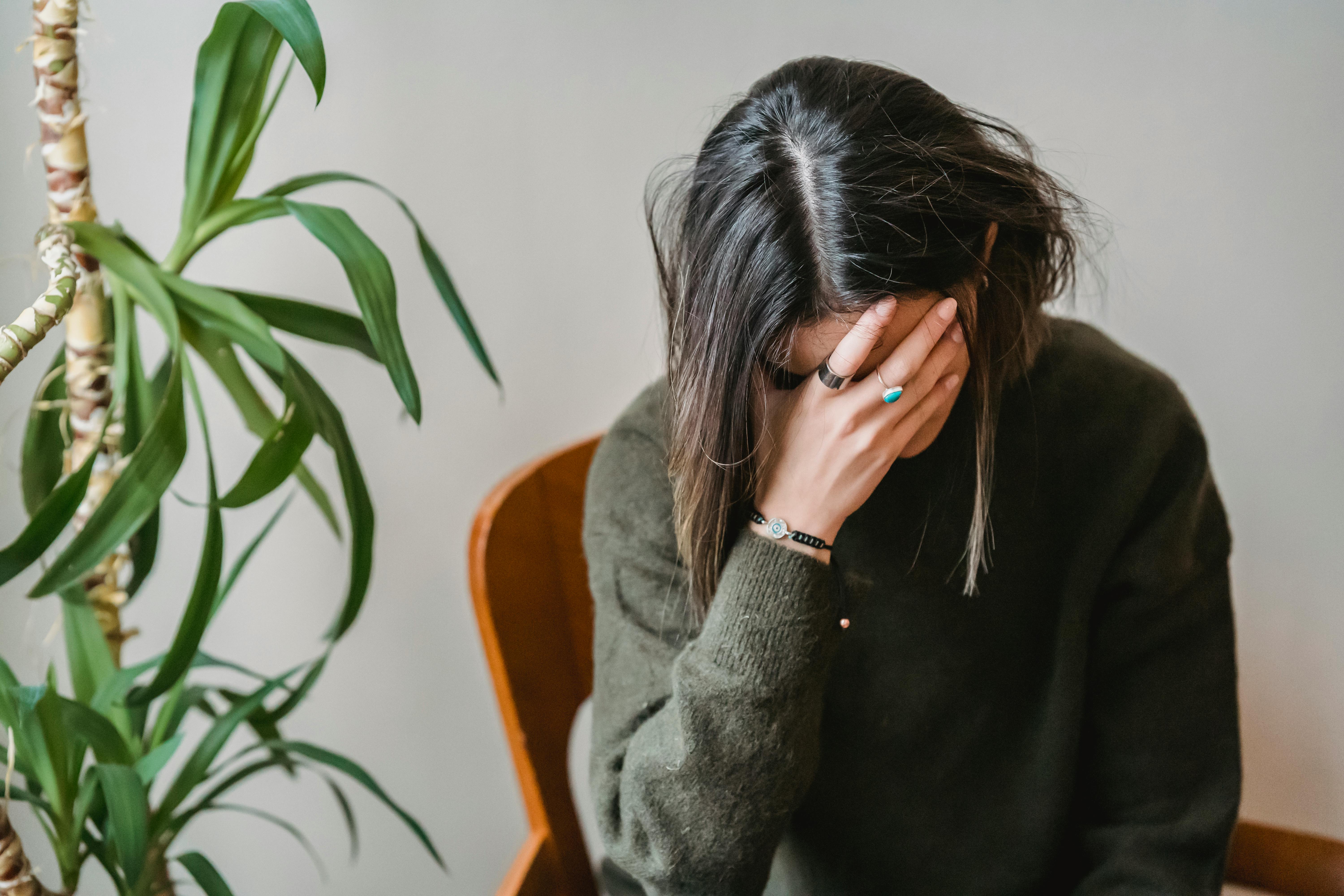 A sad, hurt woman | Source: Pexels