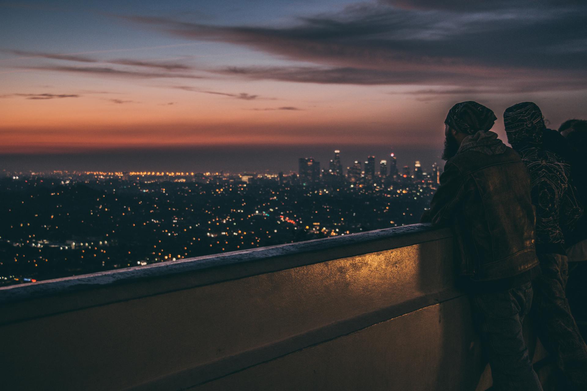 People standing on a balcony | Source: Pexels